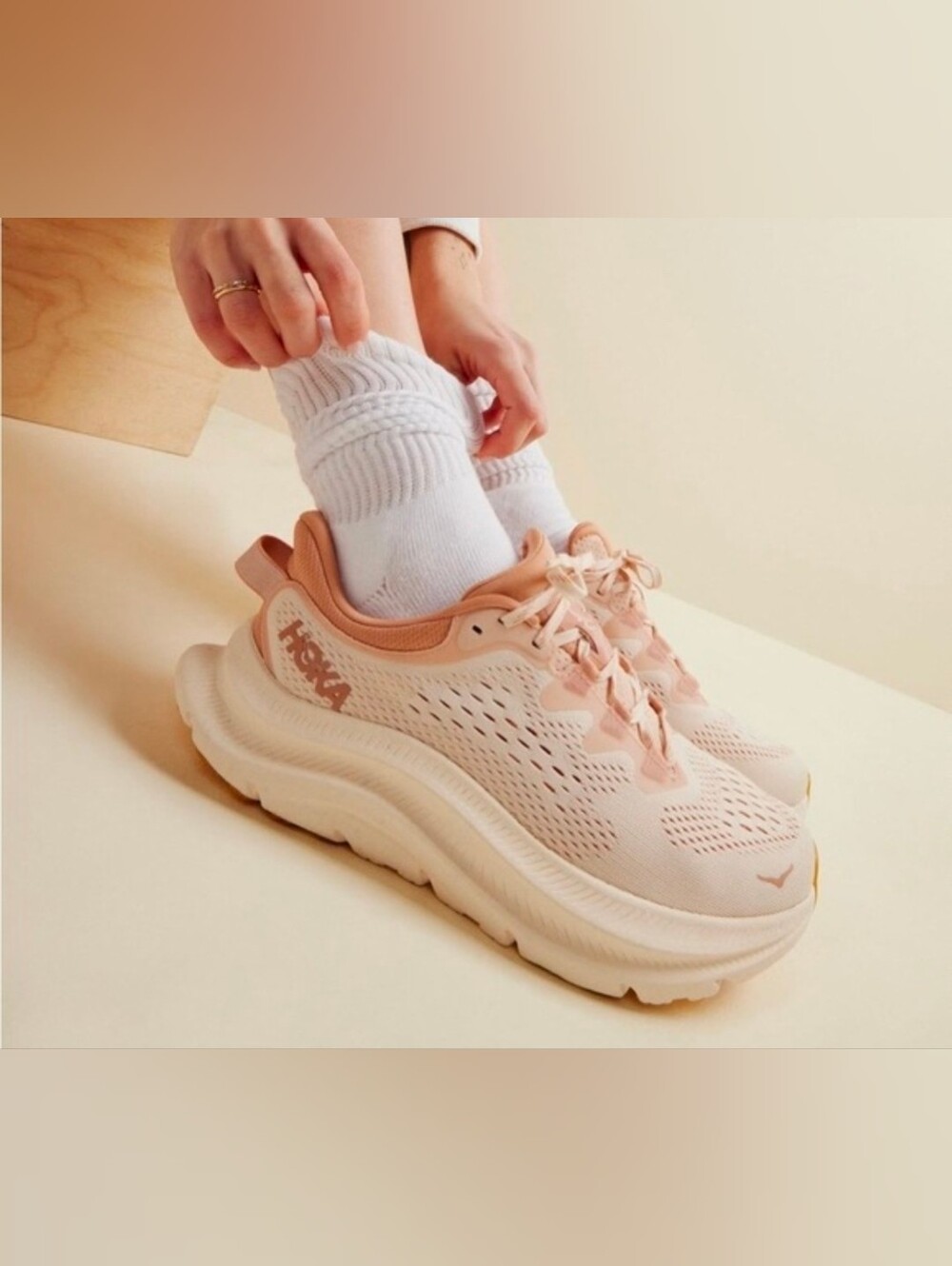 Hoka Kawana 2 Women's Vanilla Sandstone Size 6.5B